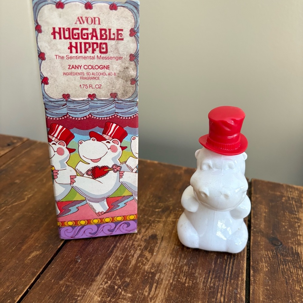 💚Avon Vintage Huggable Hippo Decanter
